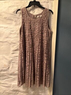 Max Studio Dusty Clay Mauve Lace Pleated Sleeveless Dress
